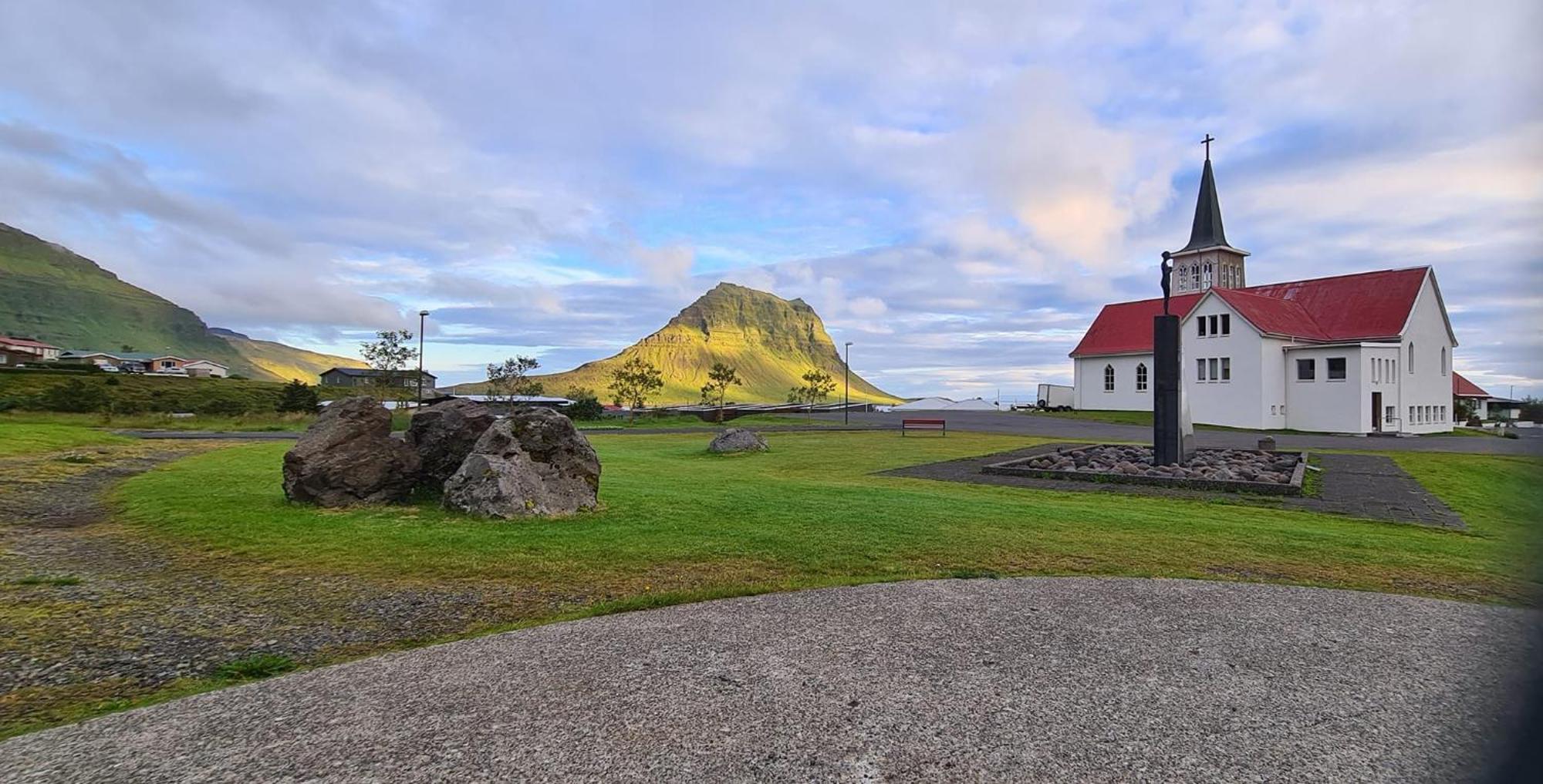 Bjarg Apartments Grundarfjordur Bagian luar foto